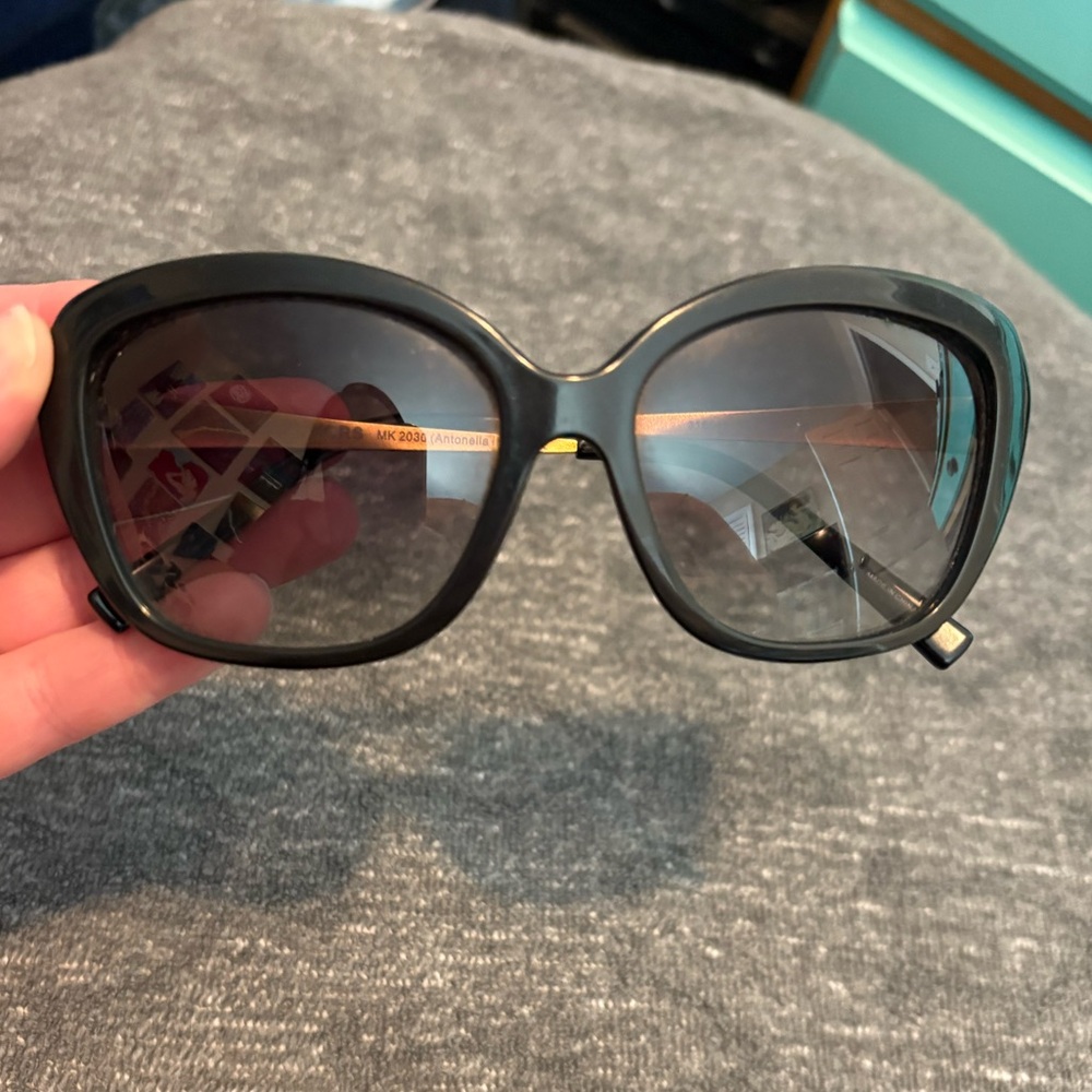 Michael Kors Sunglasses - Picture 5 of 7